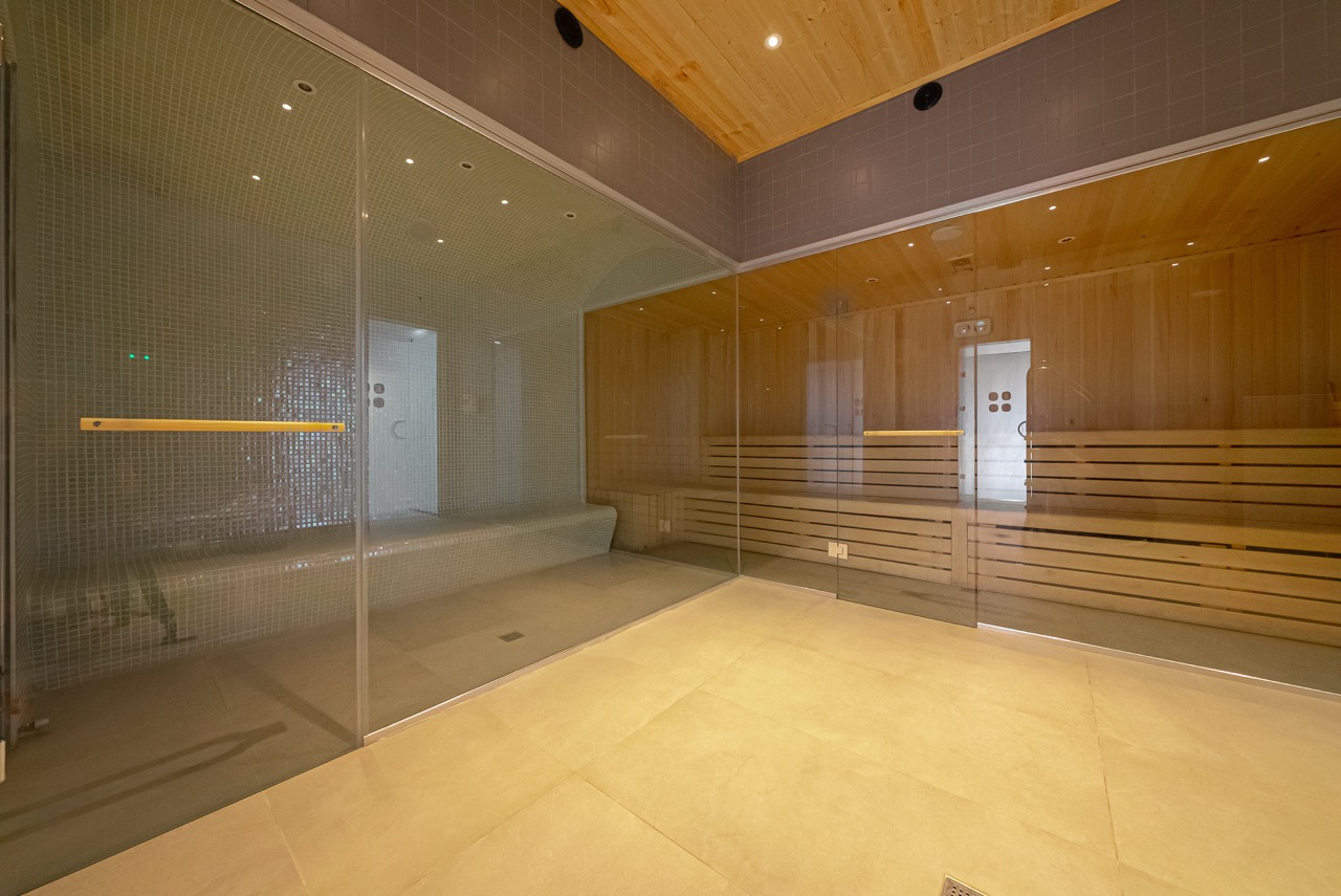 Gym + Sauna - 4